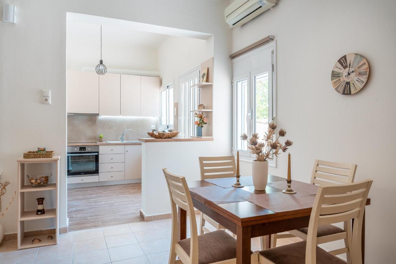 Stylish Central Renovated Apartment Heraklion  Exterior photo