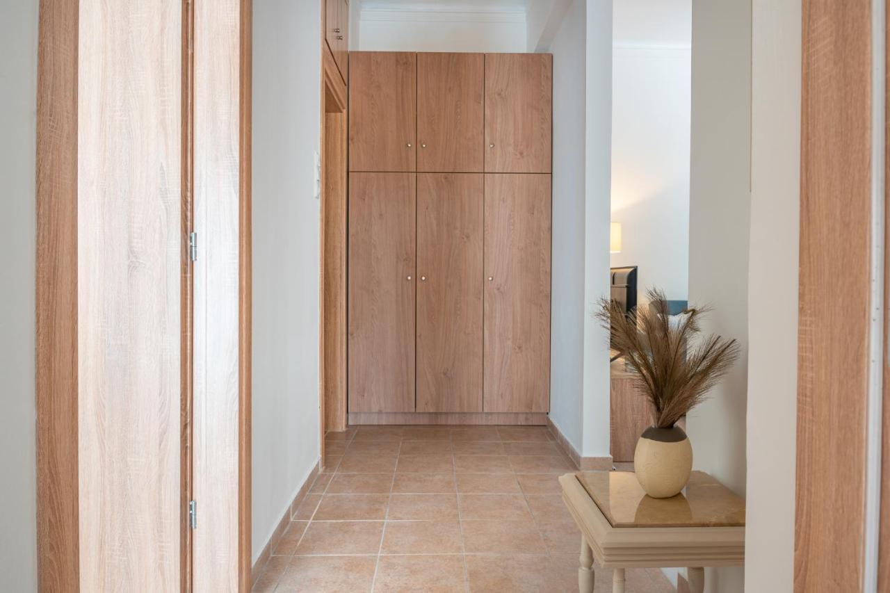 Stylish Central Renovated Apartment Heraklion  Exterior photo