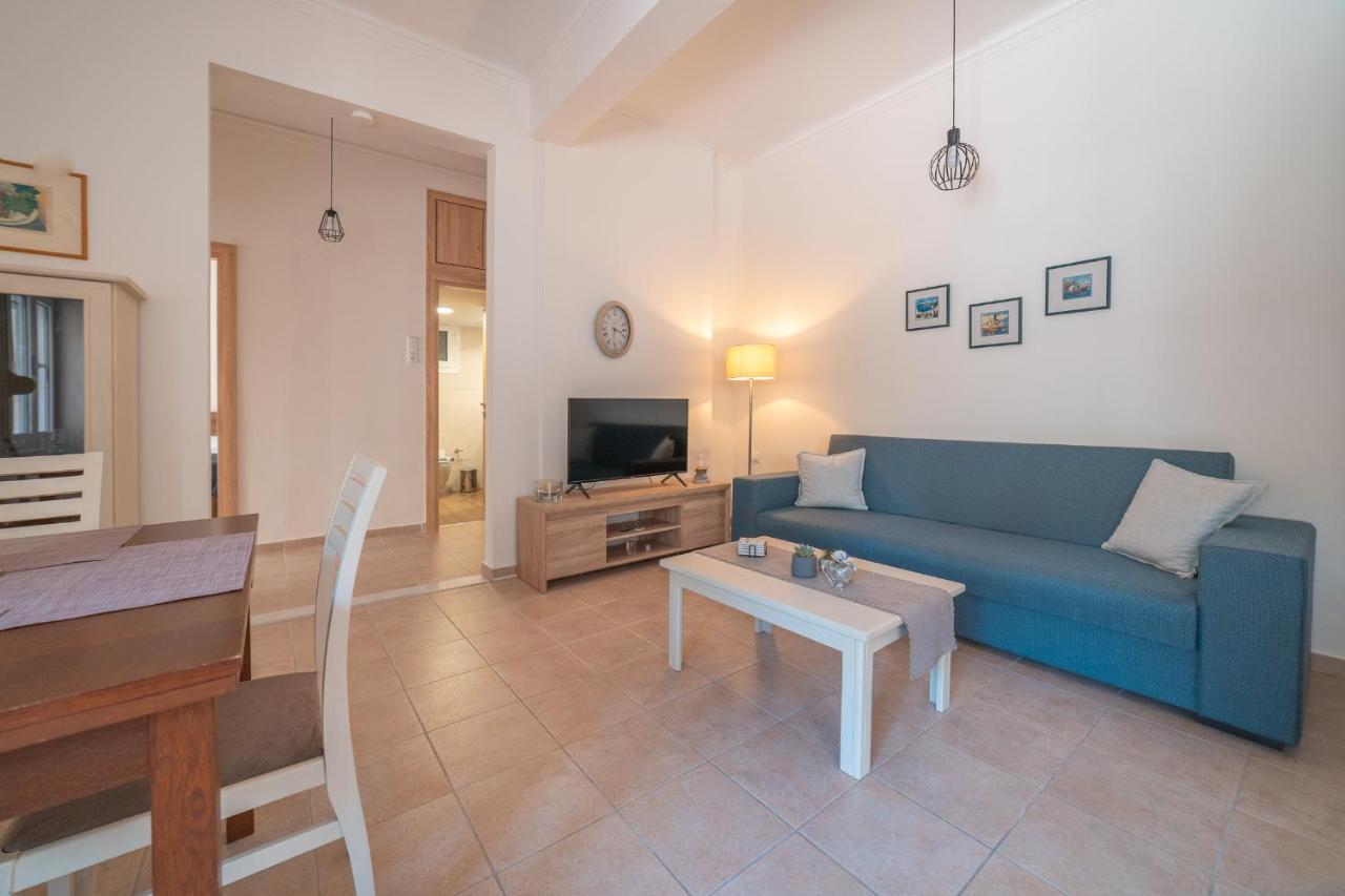 Stylish Central Renovated Apartment Heraklion  Exterior photo