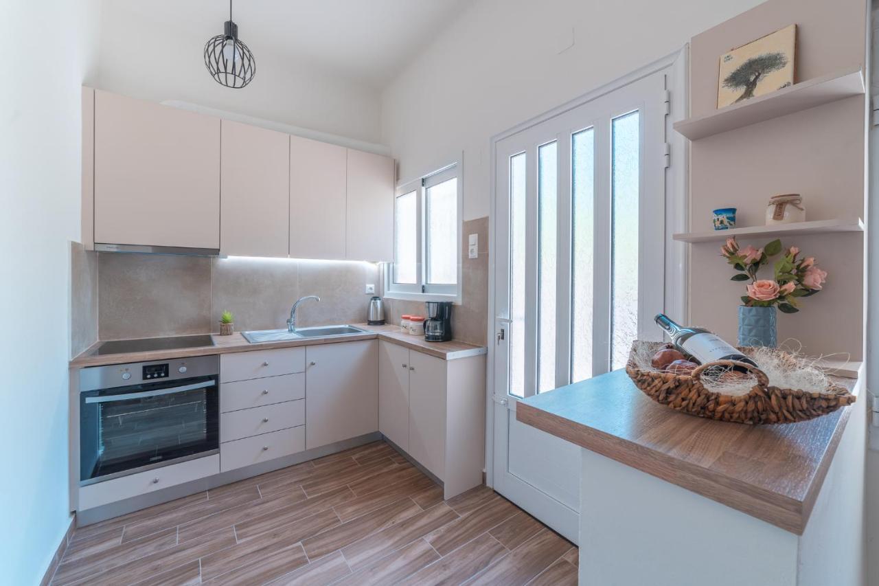Stylish Central Renovated Apartment Heraklion  Exterior photo
