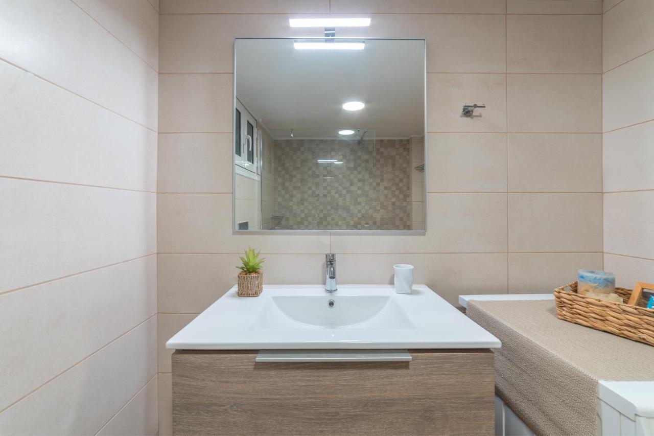 Stylish Central Renovated Apartment Heraklion  Exterior photo