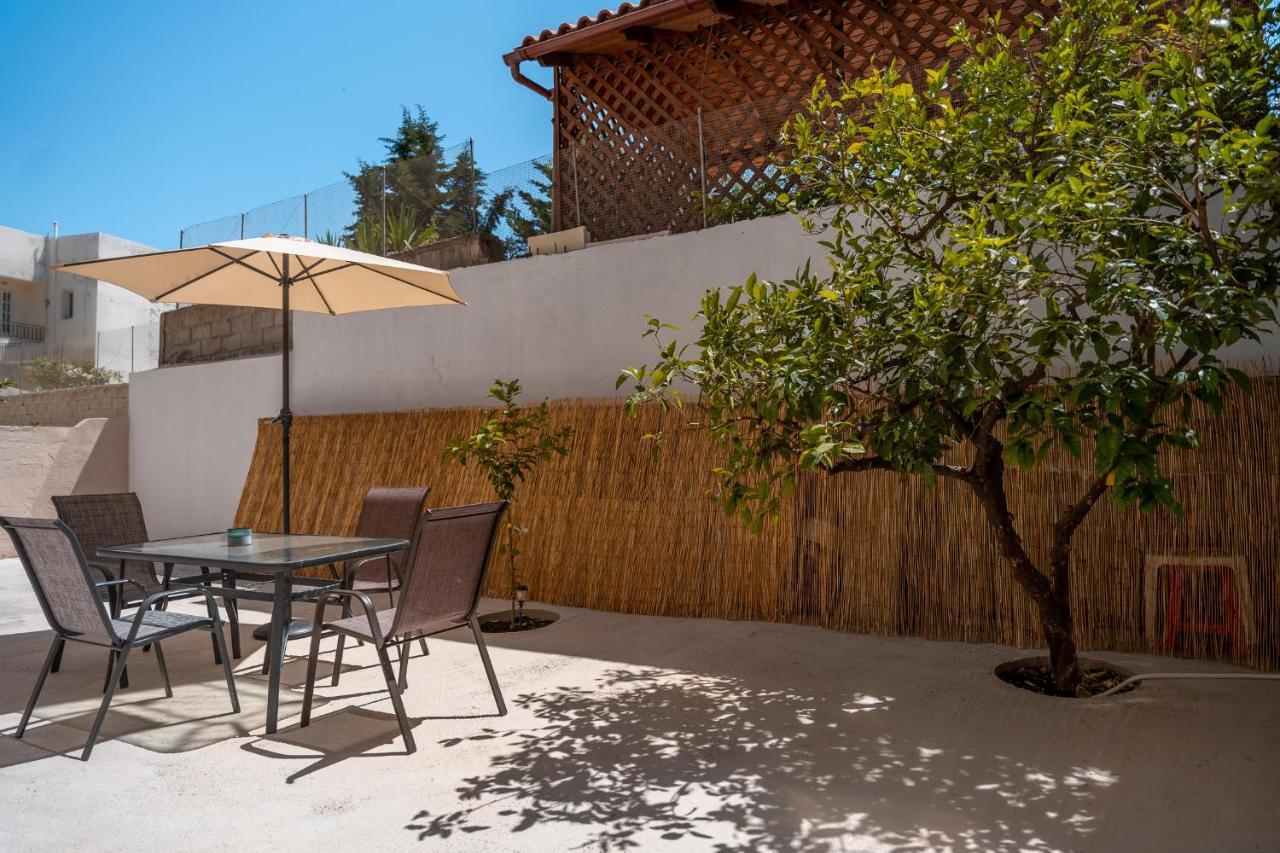Stylish Central Renovated Apartment Heraklion  Exterior photo